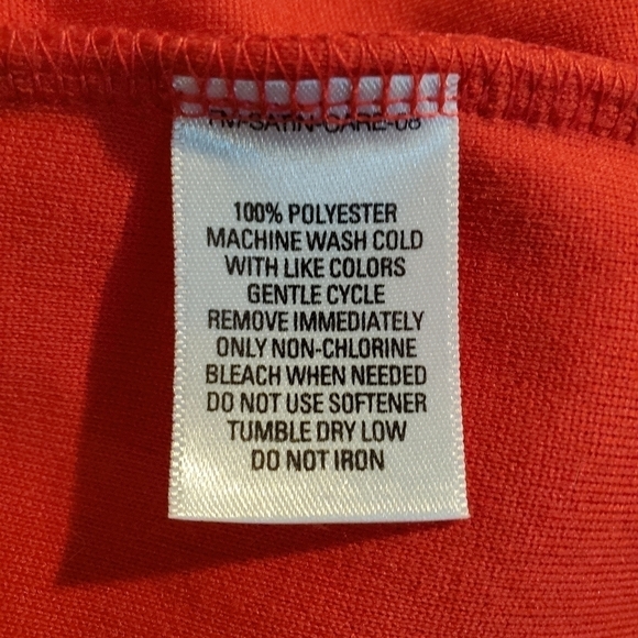 0101. Great Northwest Pullover with Pockets in a Lighter Fleece in RED~ 1X - Picture 12 of 12